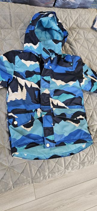 Reima зимова куртка дуже тепла.
