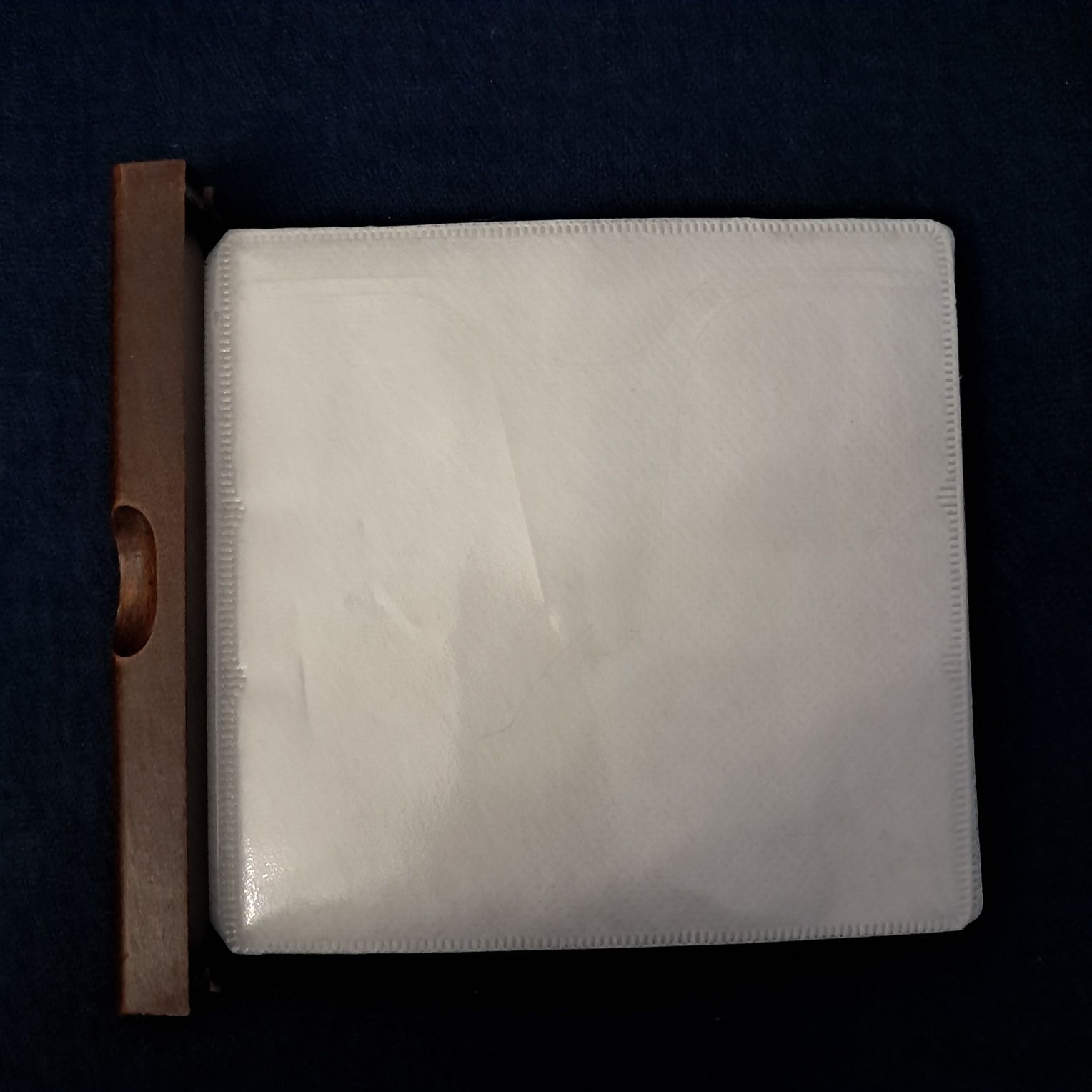 Drewniany pojemnik etui na płyty CD