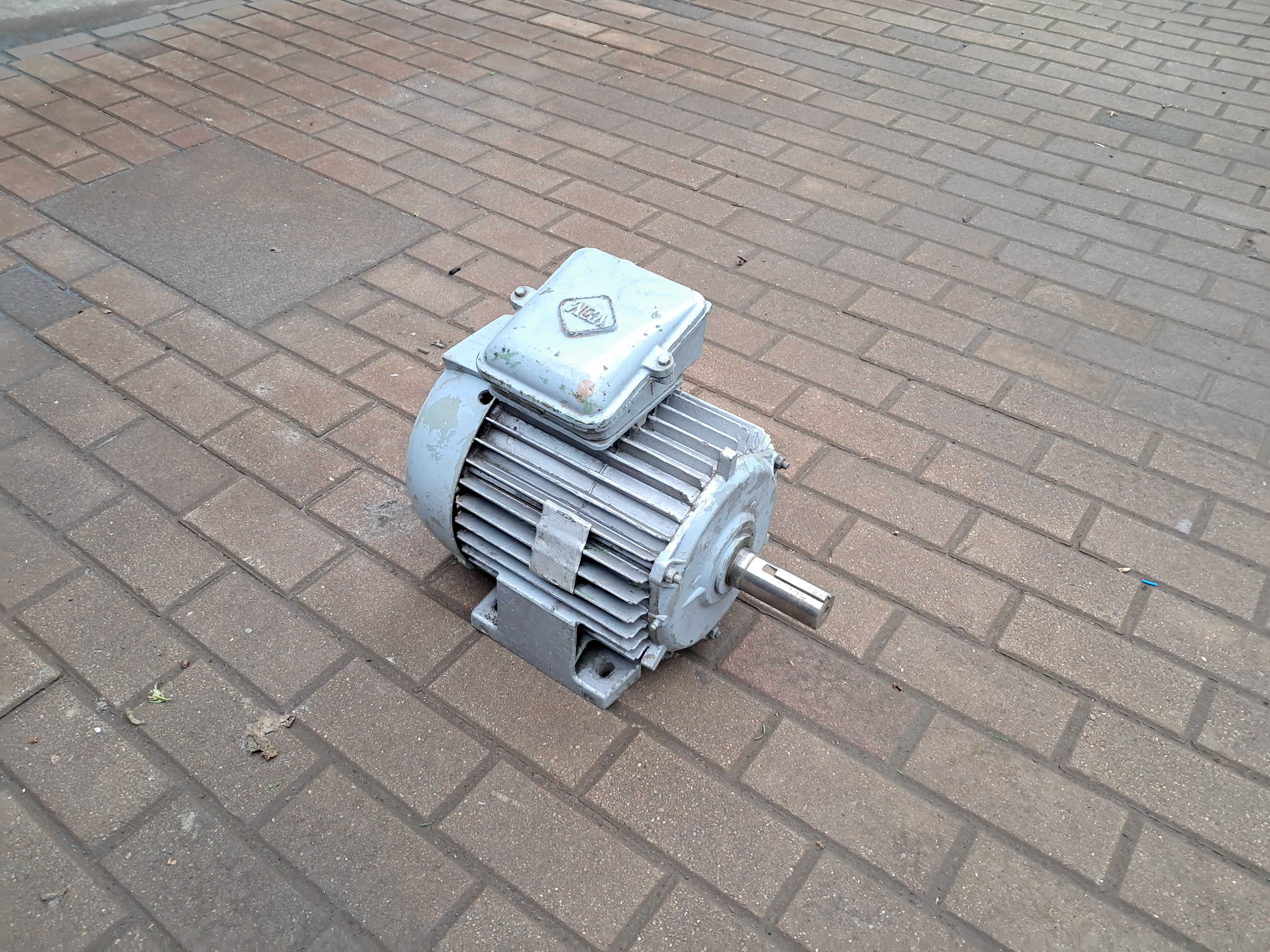 Silnik elektryczny wysokoobrotowy 7.5kw 2895 obrotów. Wysyłka