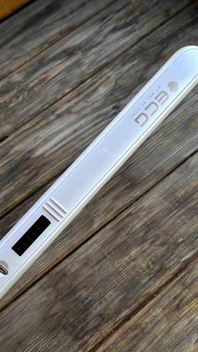 Вирівнювач для волосся ECG