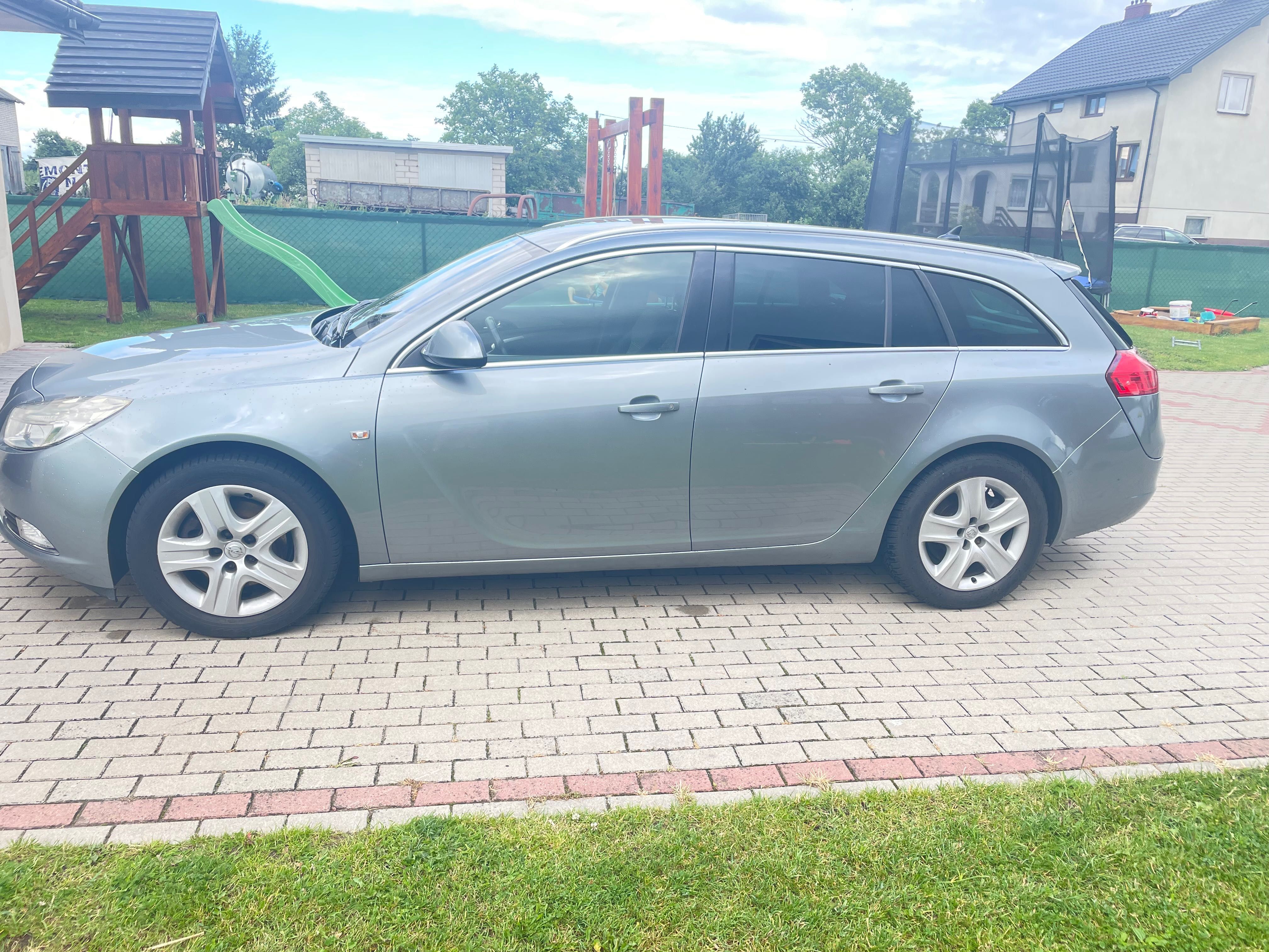 Opel Insignia 2011r