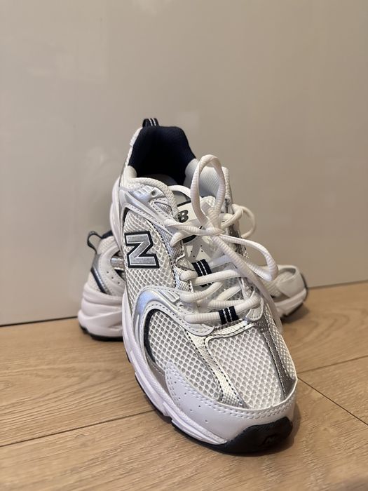 New Balance 530 .