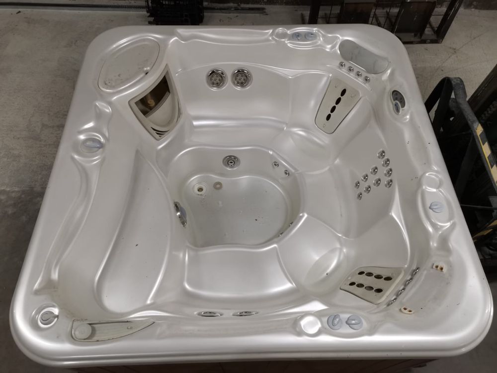Jacuzzi hotspring balia spa super cena outlet