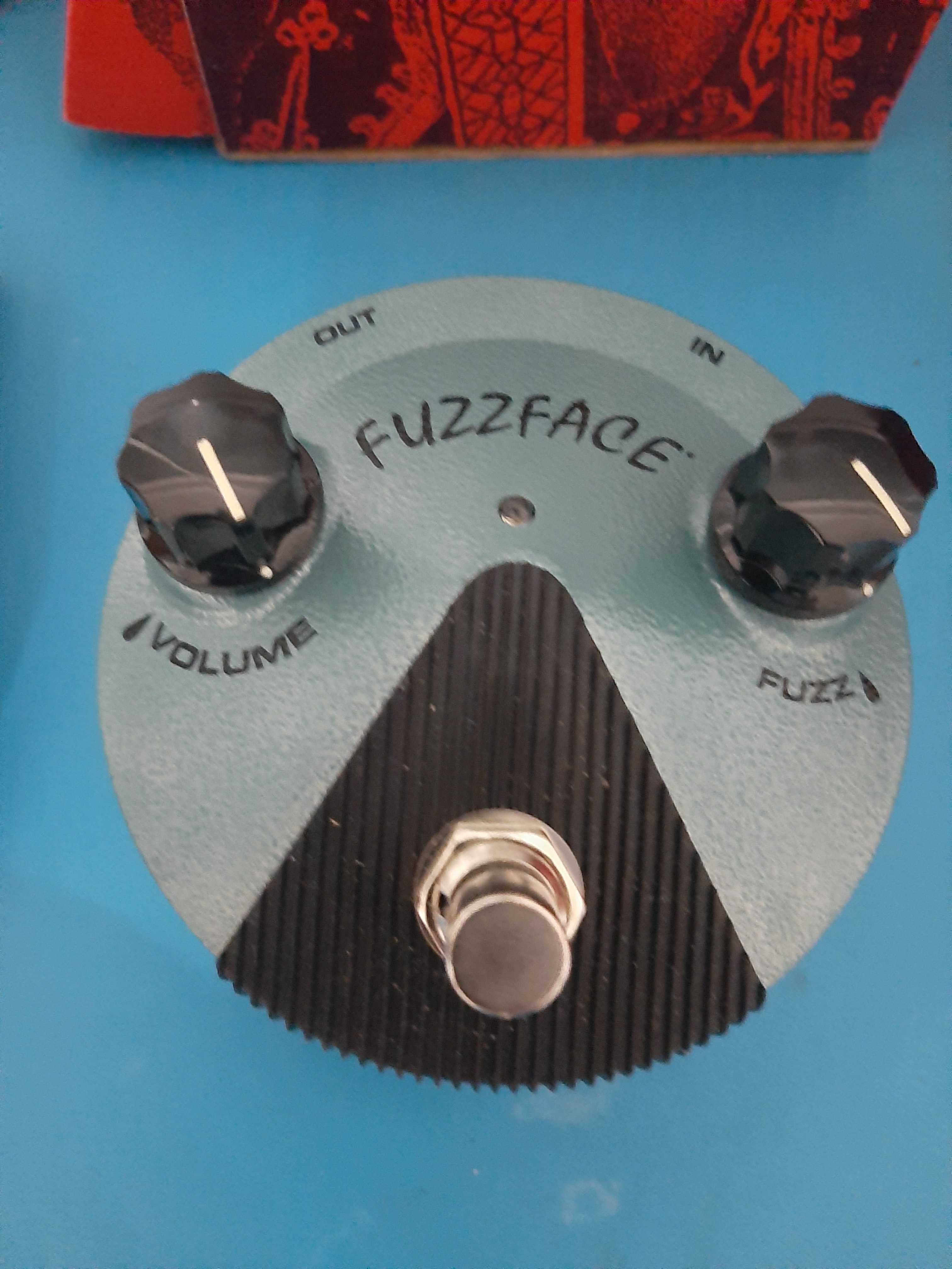 Pedais de guitarra fuzz