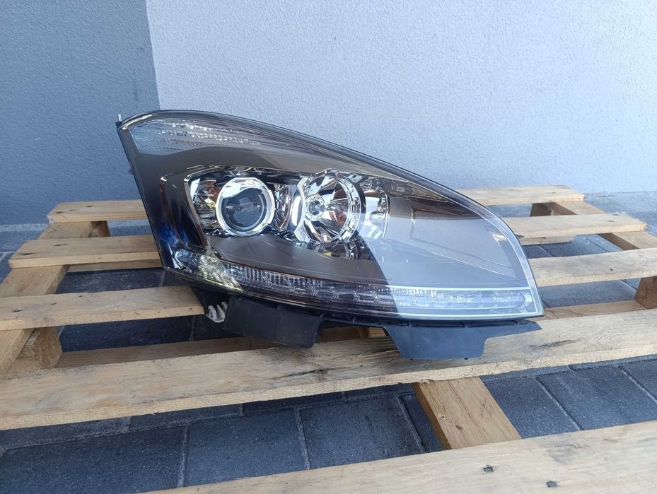 Lampa prawa Ksenon Xenon prawy Citroen c4 picasso