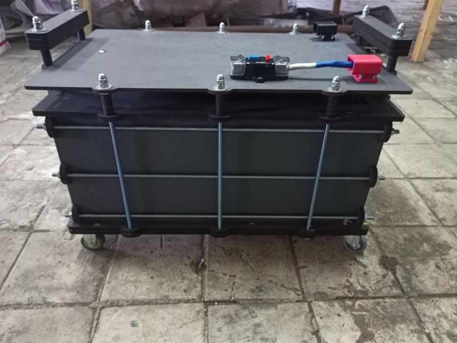 Новий джерело безперервного живлення для дому, квартири або офісу.