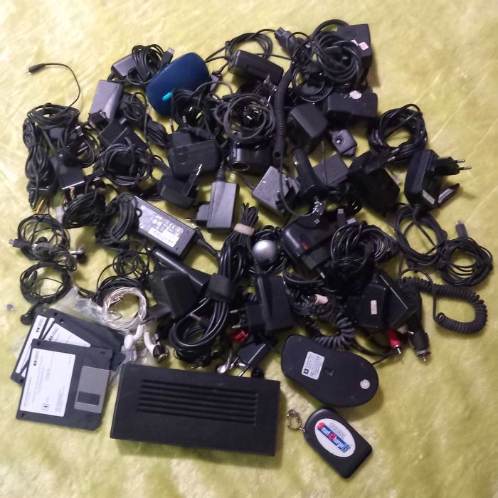 Material eléctrico variado