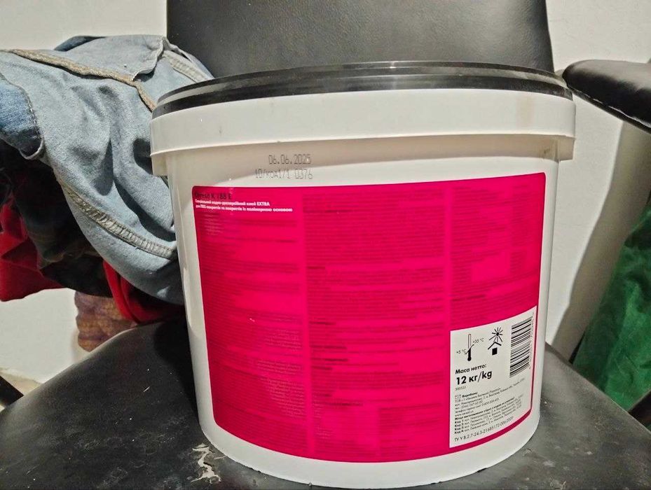 Продам клей Сeresit  K 188 E спеціальний водно-дисперійний клей EXTRA