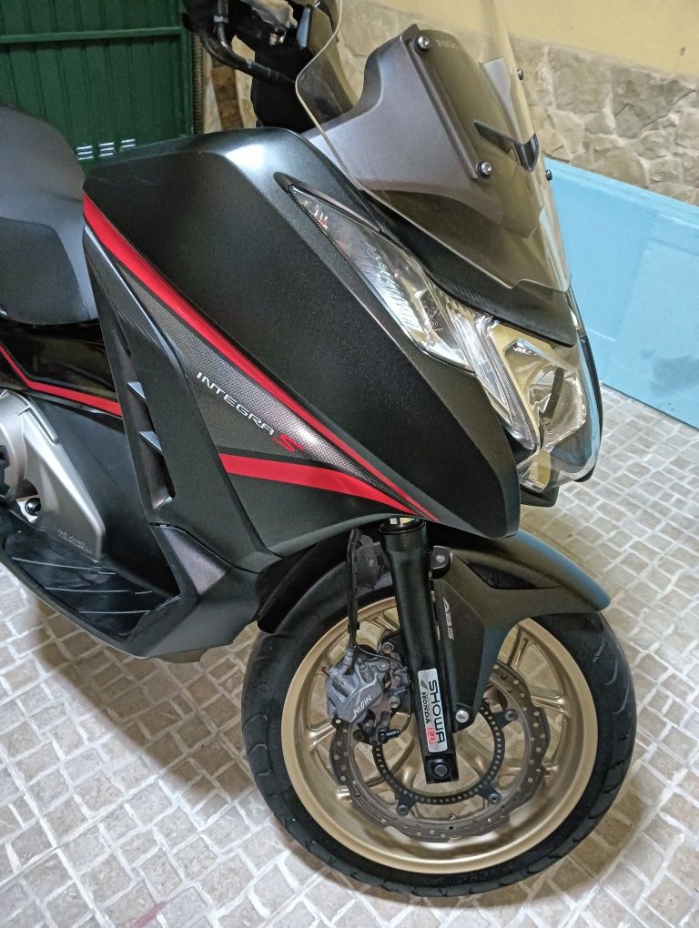 Honda Integra 750 Sport