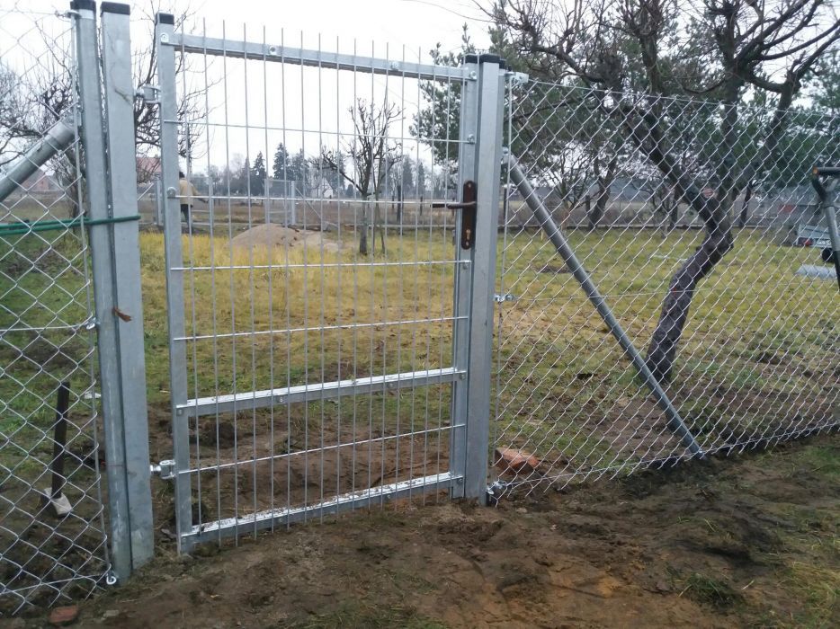 Słupki do paneli ogrodzeniowych 6 x 4 cm, wys.2m,2,2m,2,4m,2,6m  Ocynk
