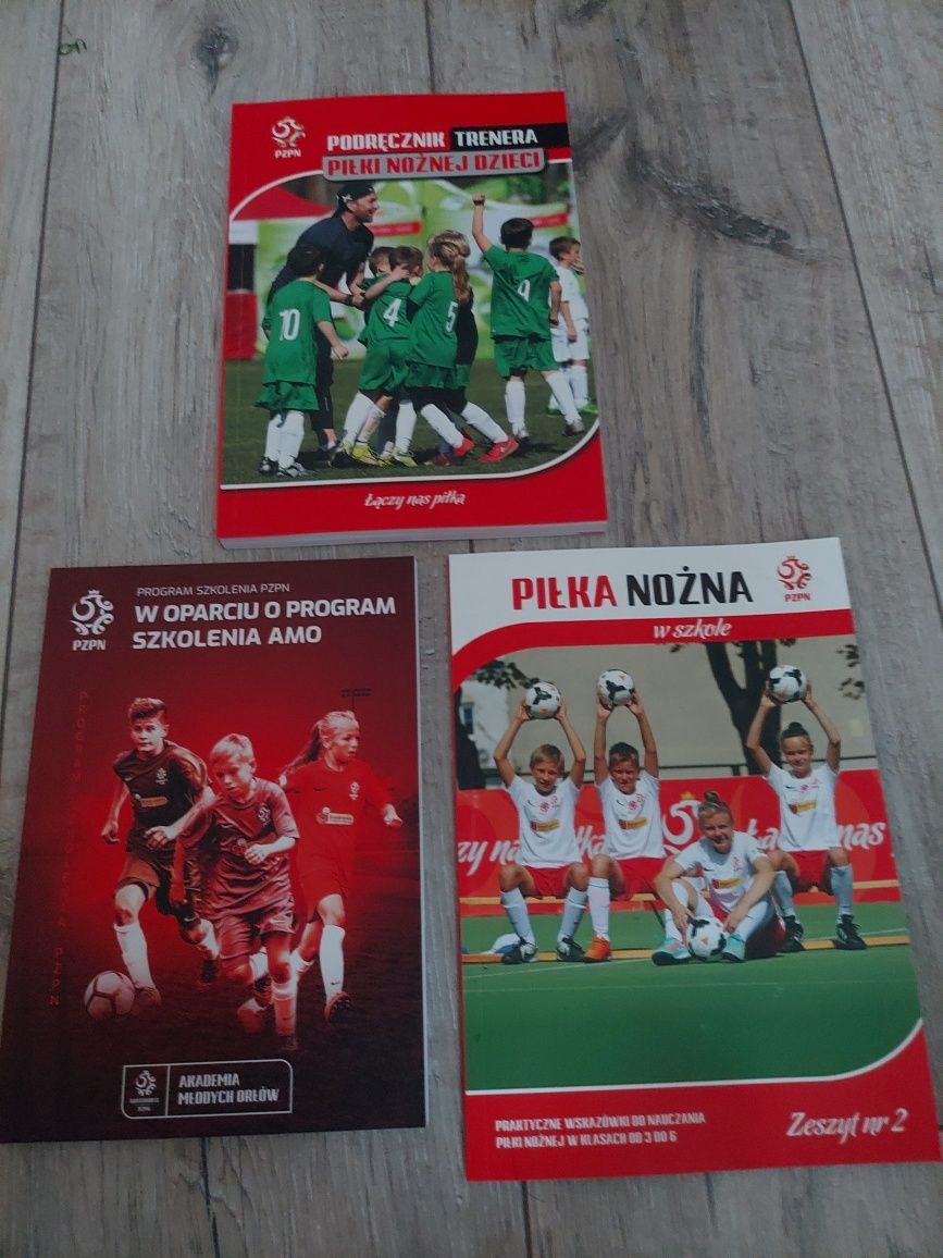 Zestaw książek PZPN FIFA trening piłkarski dla trenera i rodziców..
