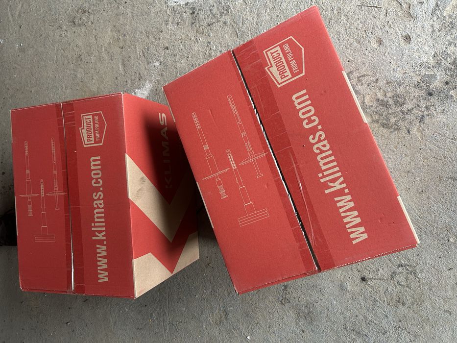 Witam mam na sprzedaz 2 pudelka kołków do steropianu klimas