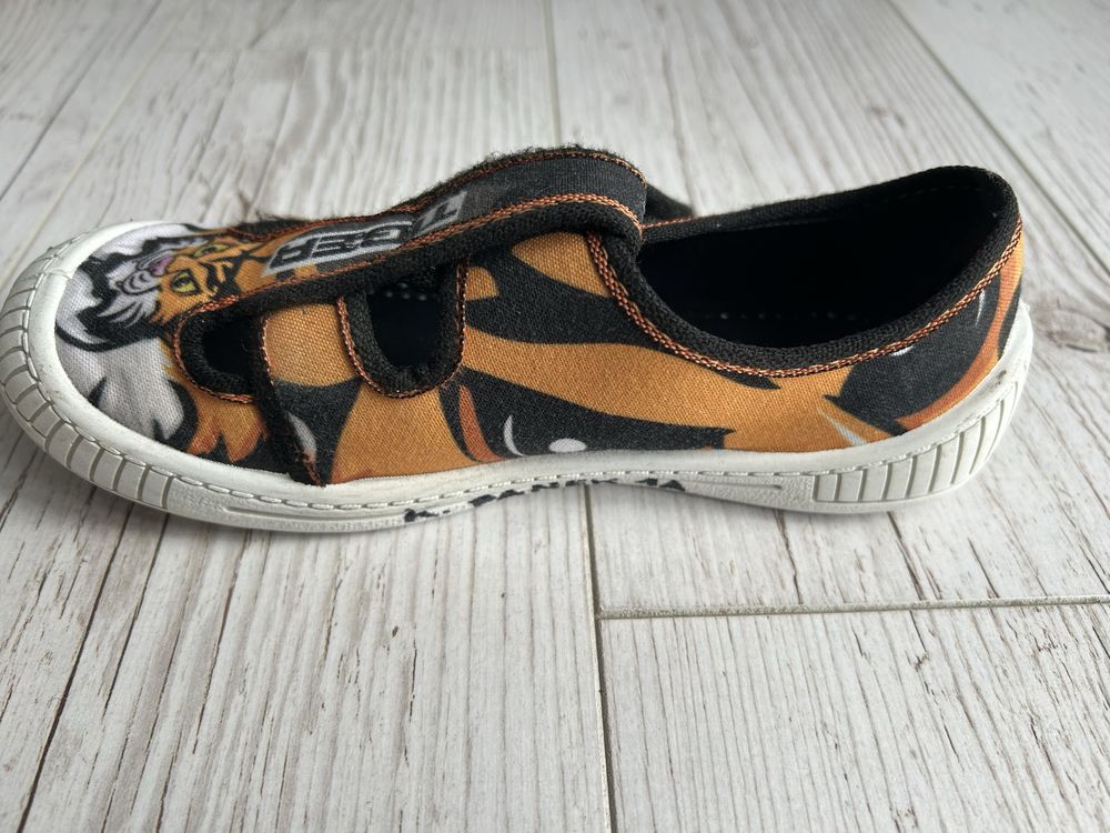 Buty -kapcie na zmianę r.32