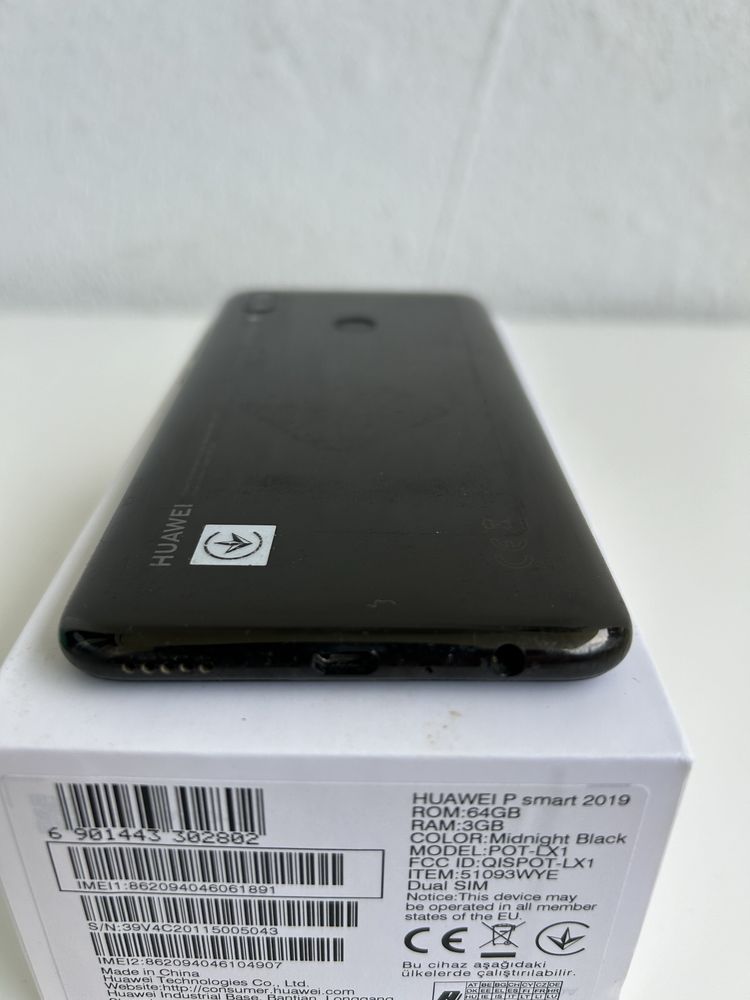 Huawei P Smart 2019 + 2 capas