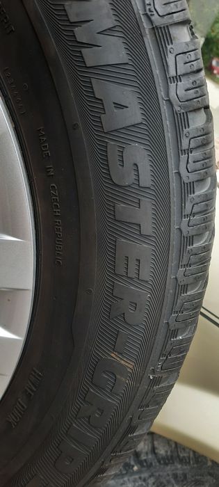 Шини зимові (в зборі диски 5/100 і ковпаки)  195/65 R15 SEMPERIT