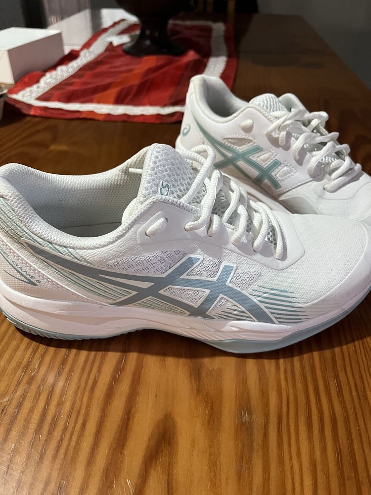 Sapatilhas ASICS- brancas e azul clarinho