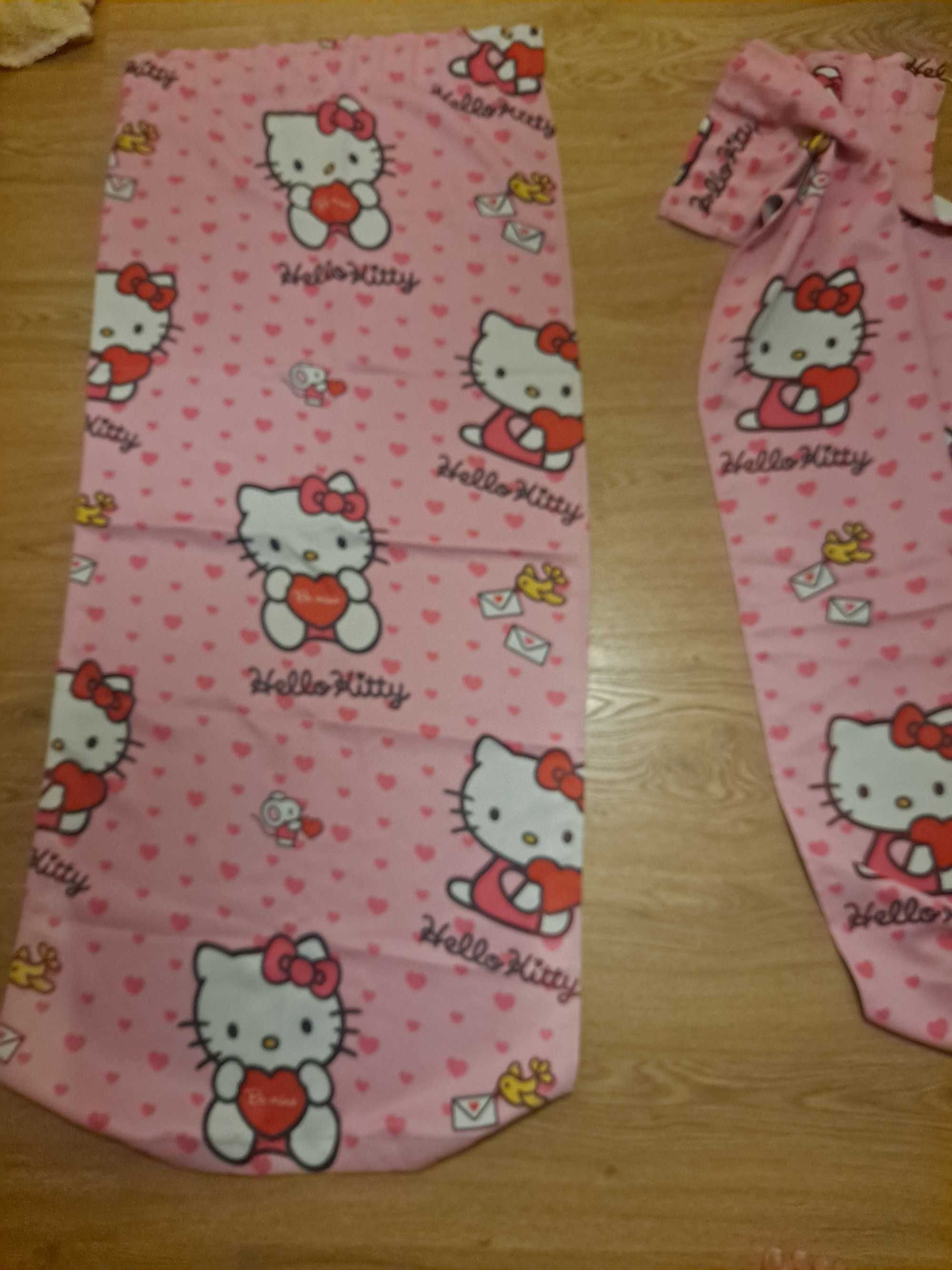 Zasłony hello kitty.