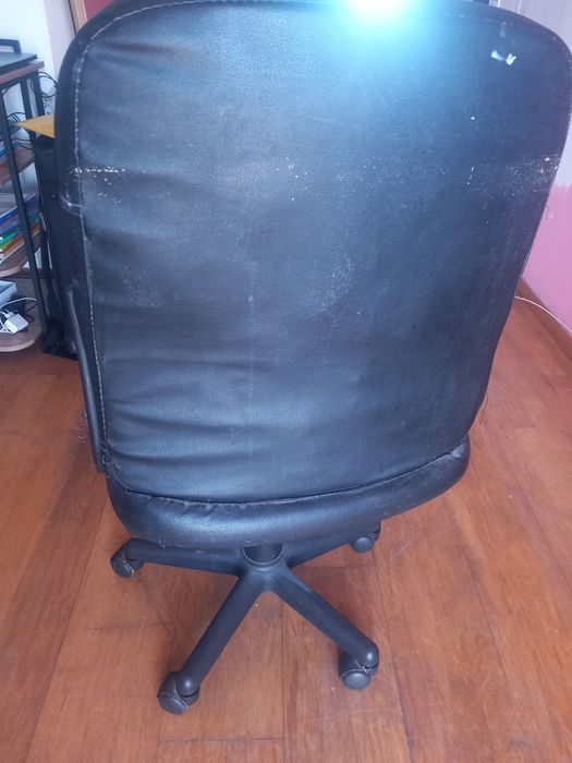 Cadeira de escritório a funcionar