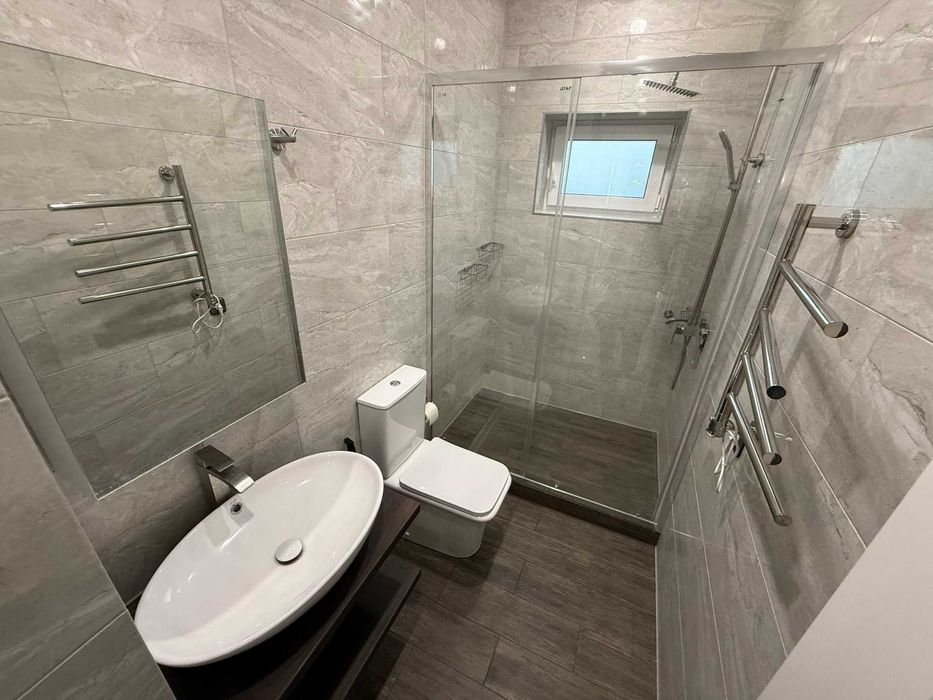 Будинок з євроремонтом у Полтаві, 107 м², 3 кімнати та кухня-студія