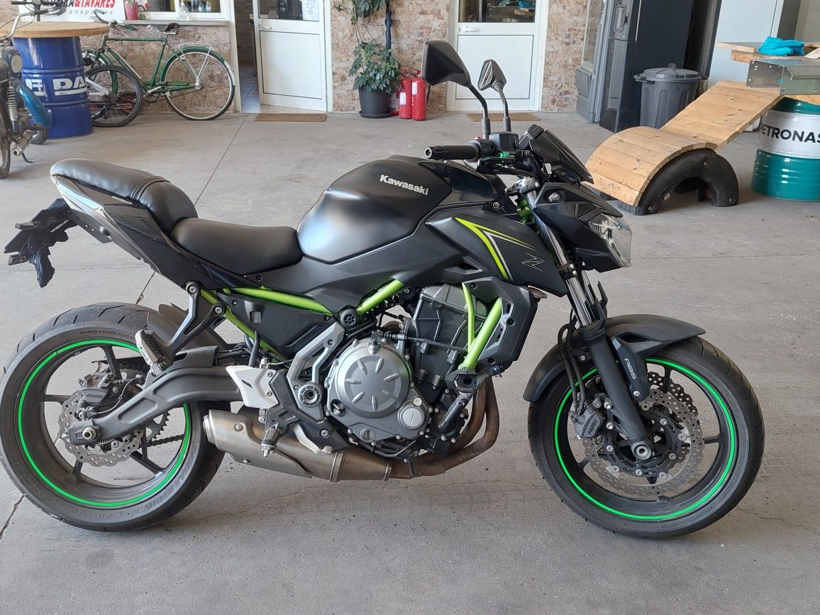 Mota Kawasaki Z650