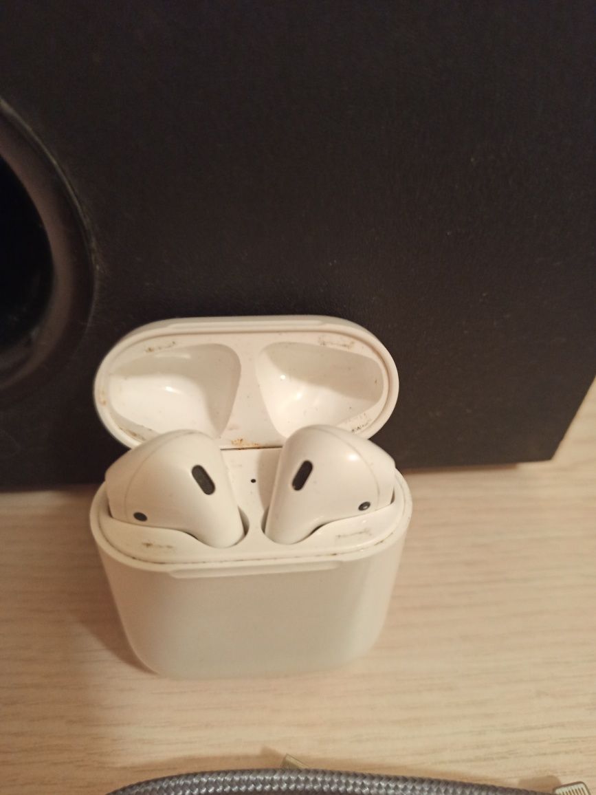 Airpods оригінал+шнур для зарядки.