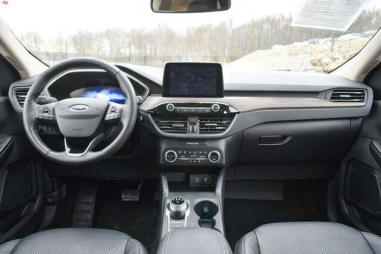 2020 Ford Escape Hybrid Titanium