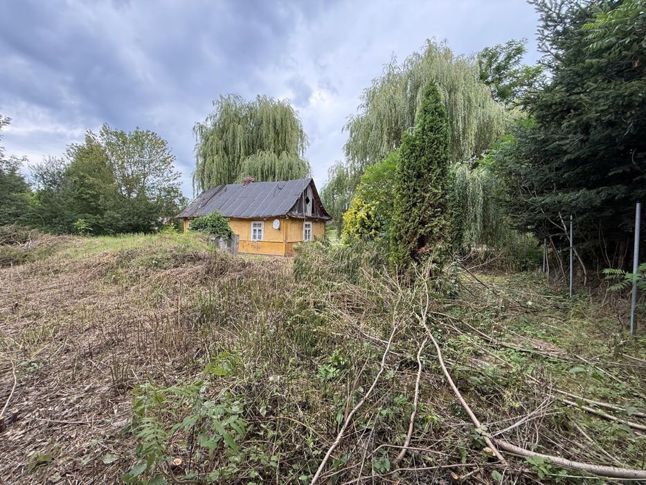 Urokliwe siedlisko z klimatem- dom i zabudowania na wsi