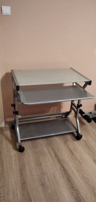 Biurko Komputerowe Ze Szklanym Blatem
