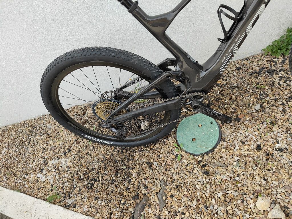 2799€
Scott Spark team upgrade 
Rodas carbono roval Control 
Suspensão