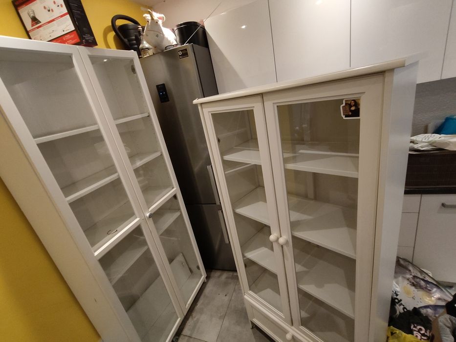 Sprzedam dwie białe witryny Stan Dobry -