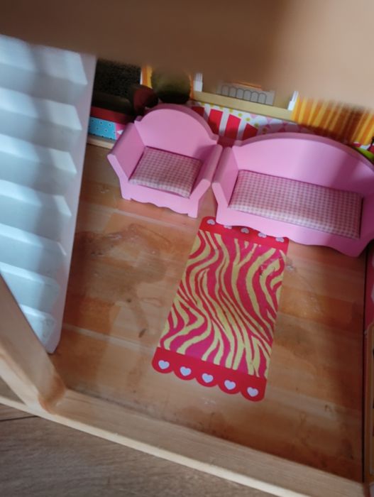 Duży domek dla lalek