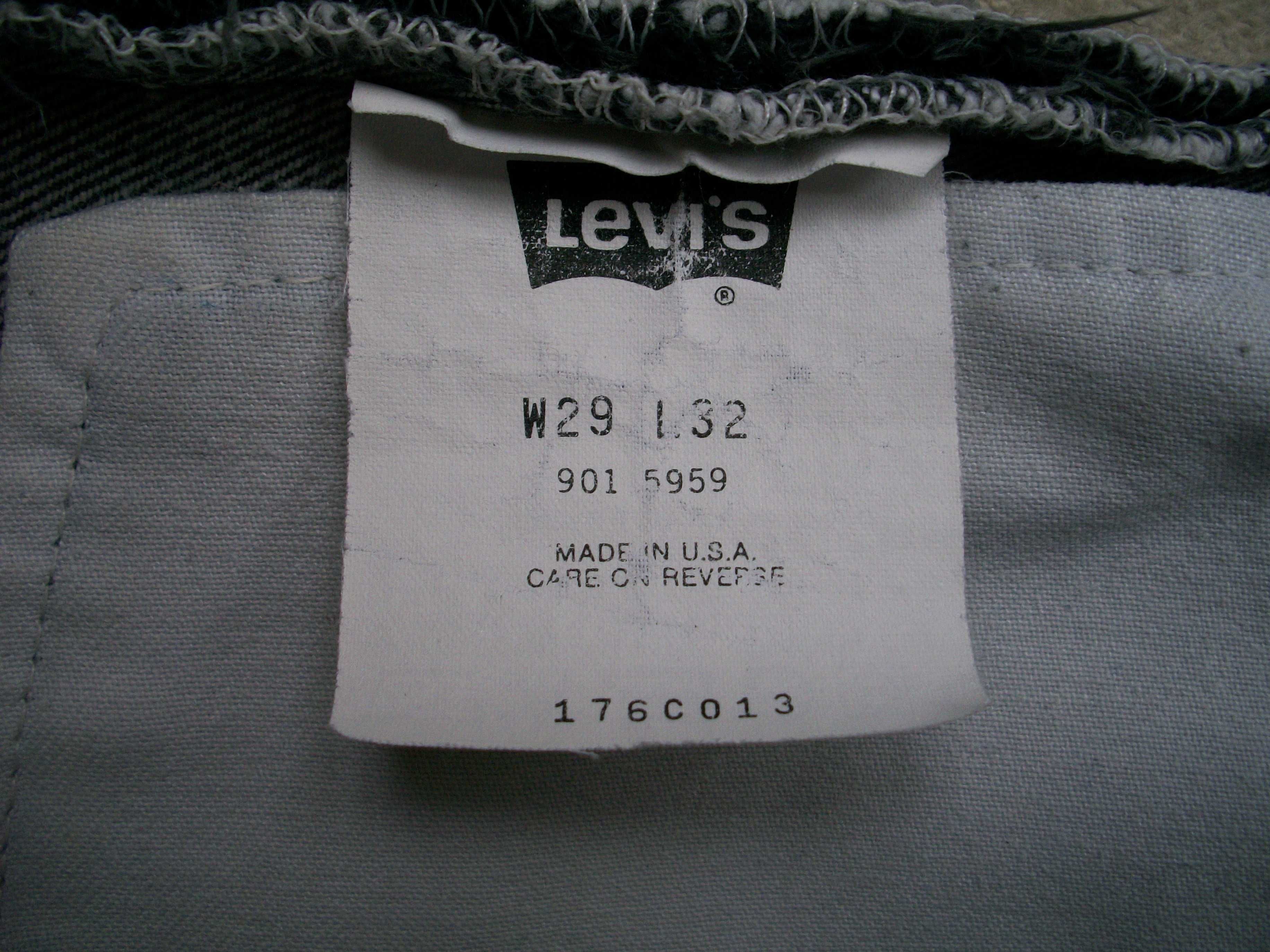 винтажные женские   mom джинсы Levis 901  USA  29-32 оригинал