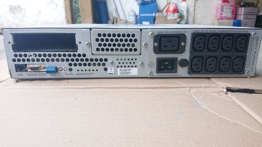 ДБЖ APC Smart-UPS 3000 (SUA3000RMI2U) з повною потужністю 3000 V·А, ви