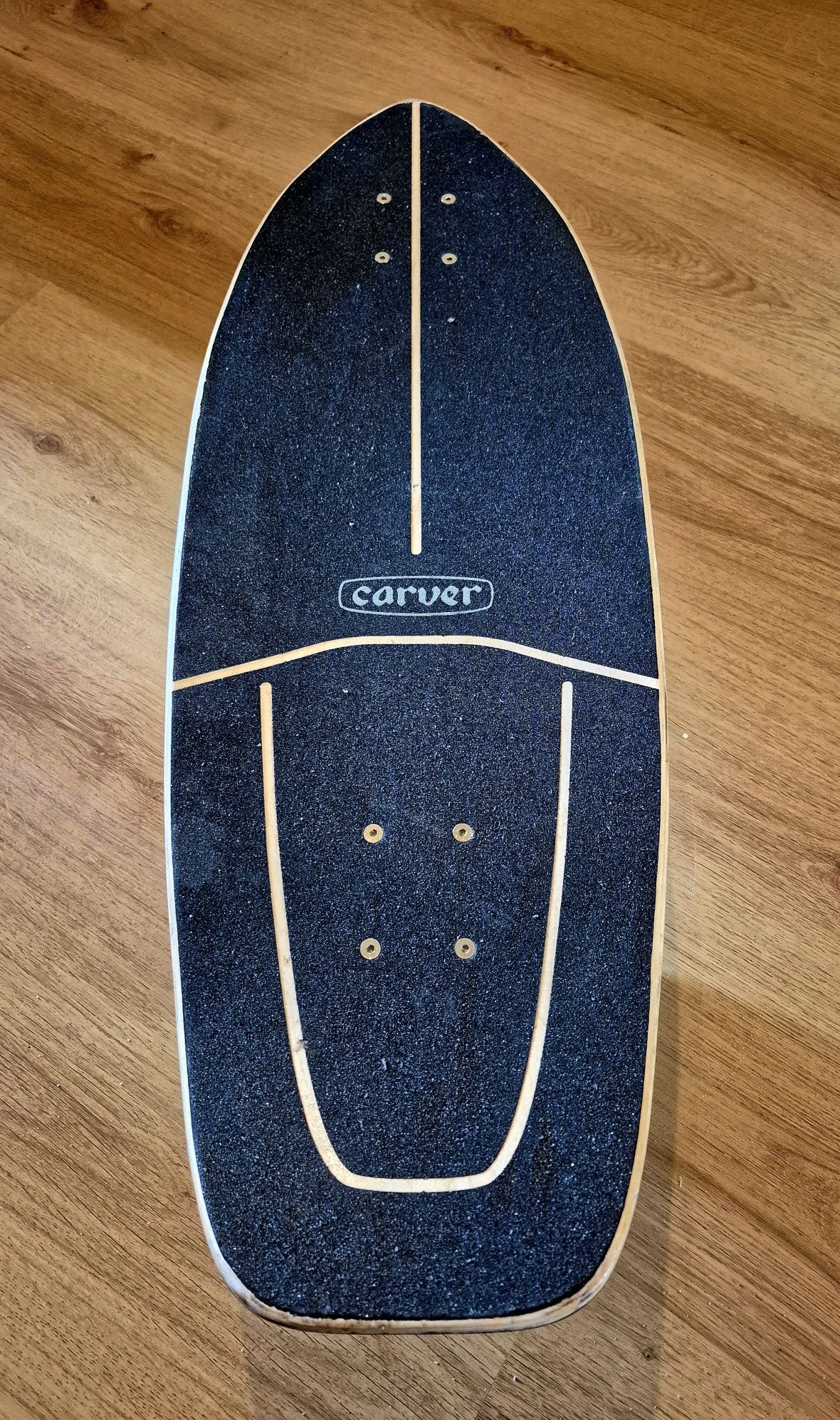 СЕРФСКЕЙТ CARVER SUPER SNAPPER C7
Розміри:9,625'' х 28'' (23 см х 71 с