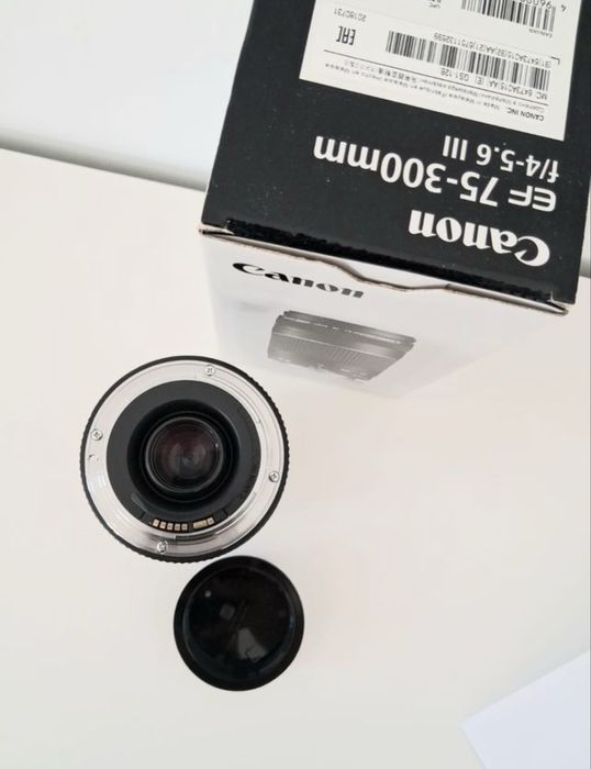 Objetiva Canon EF 75-300mm f/4-5.6 III
