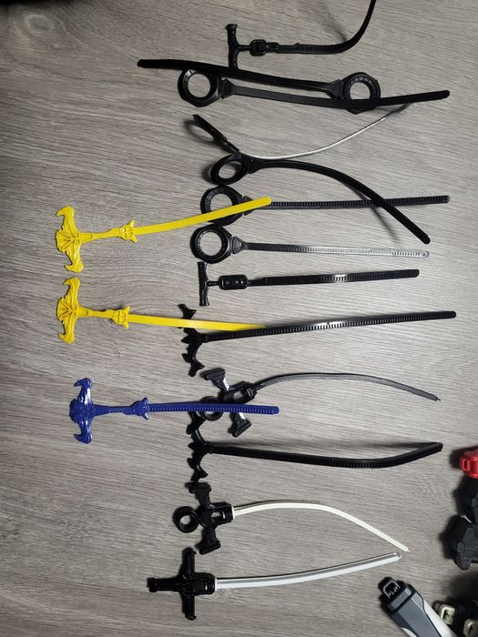 Бейблейд бум). Деталі до бейблейдів..