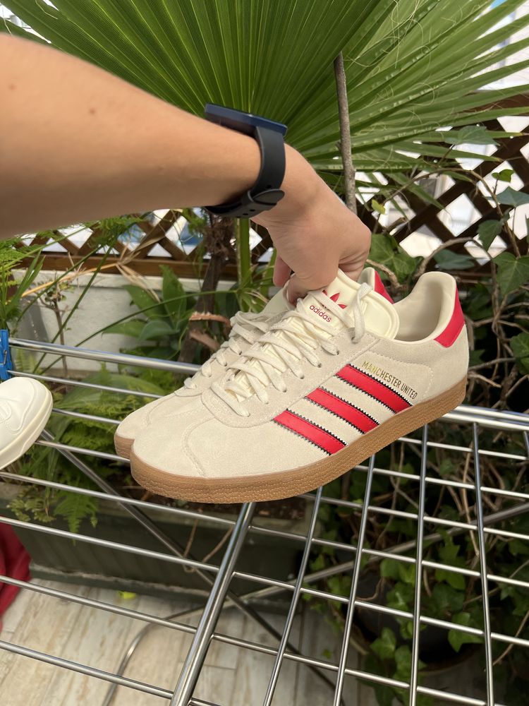 Adidas gazzele & manchester united koloboration 42 2/3