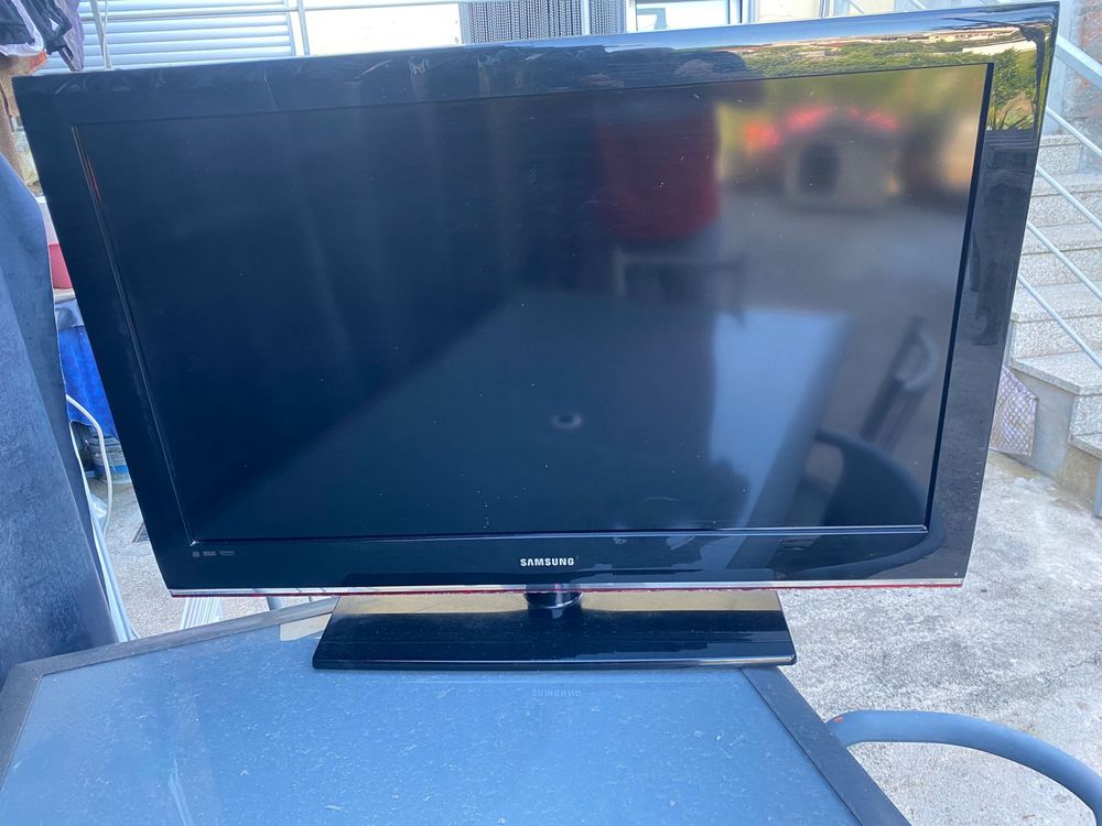LCD Samsung (100cm x 63cm)