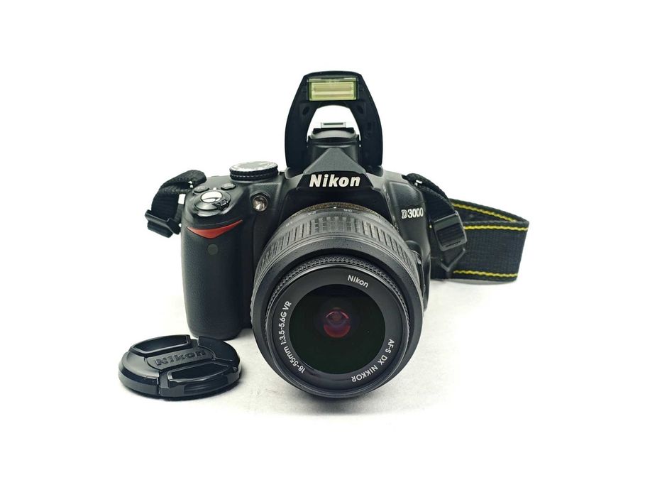 Дзеркальний фотоапарат Nikon D3000 KIT 18-55мм 8Gb [CCD матриця]