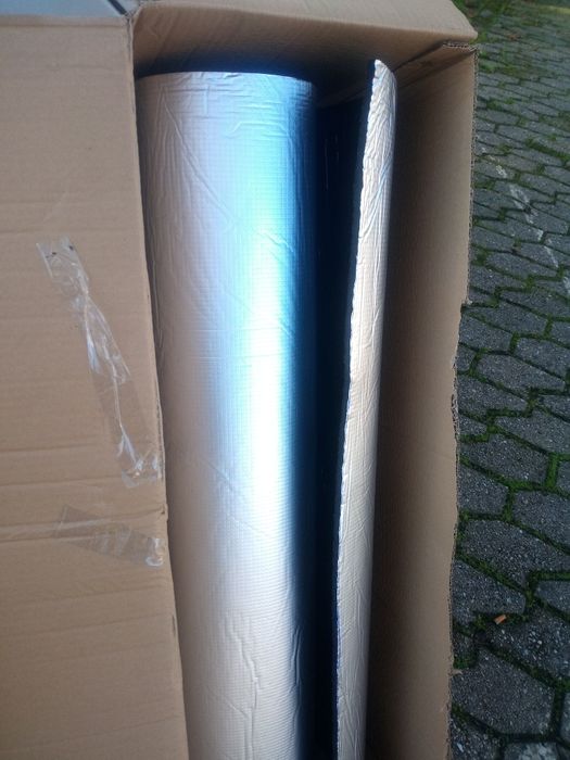 Material de isolamento novo dentro de caixa. Urgente