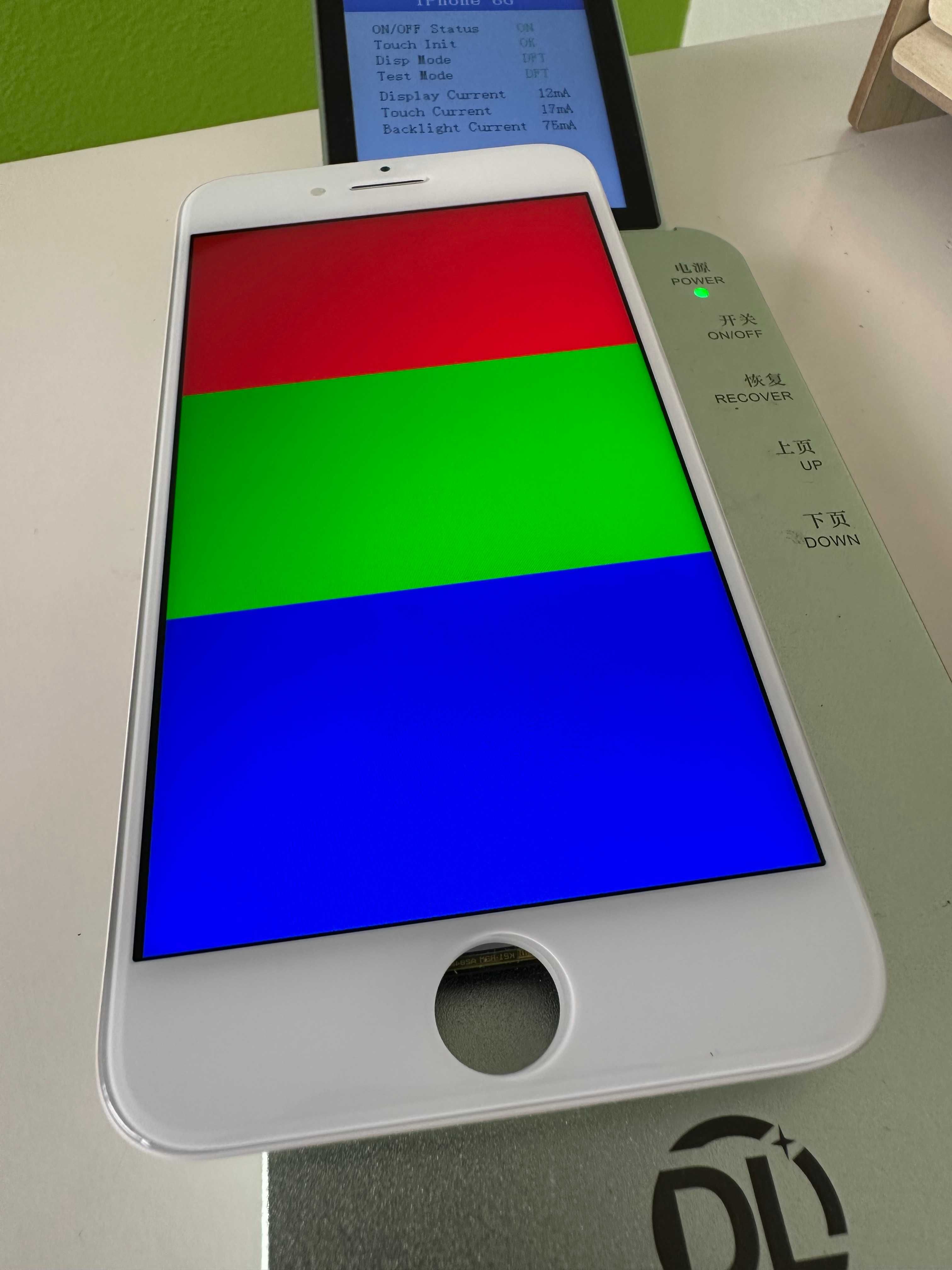 Oryginalny wyświetlacz Apple iPhone 8 / SE2 / SE3 WHITE FVAT 23%