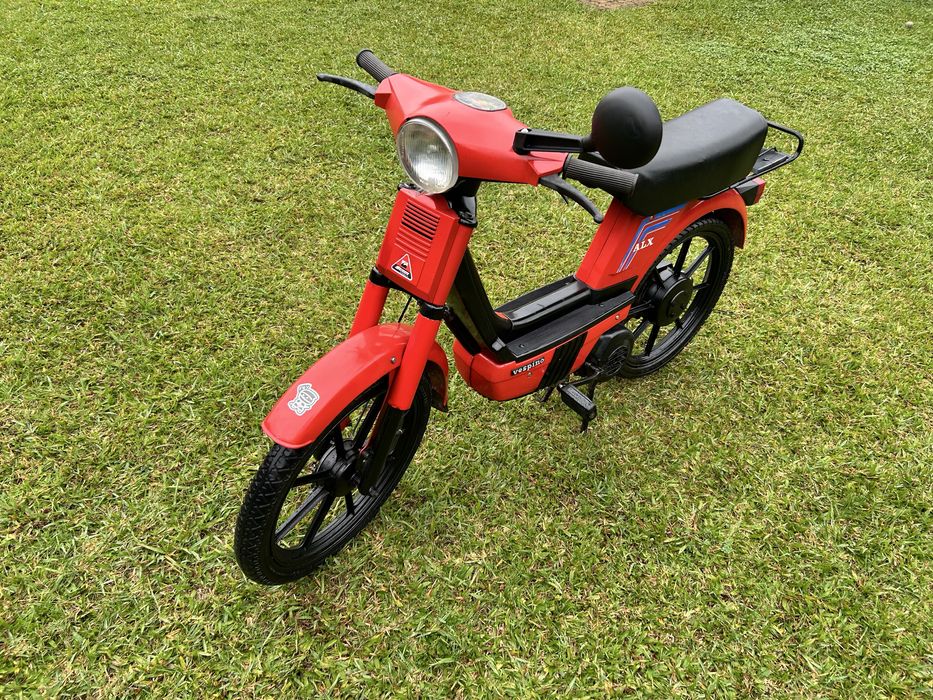 Velocipede com motor auxiliar marca vespino