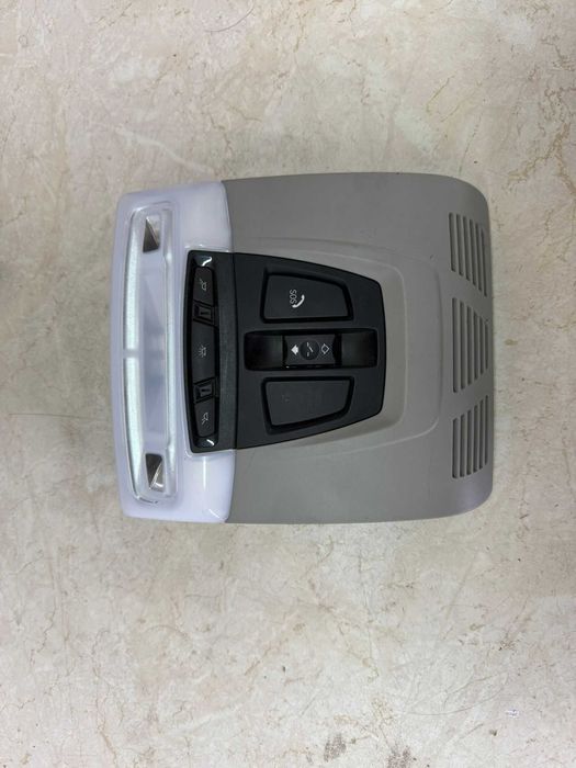 Lampka  WNĘTRZA panel przełącznik SZYBERDACHU BMW X1 F48 935--1189