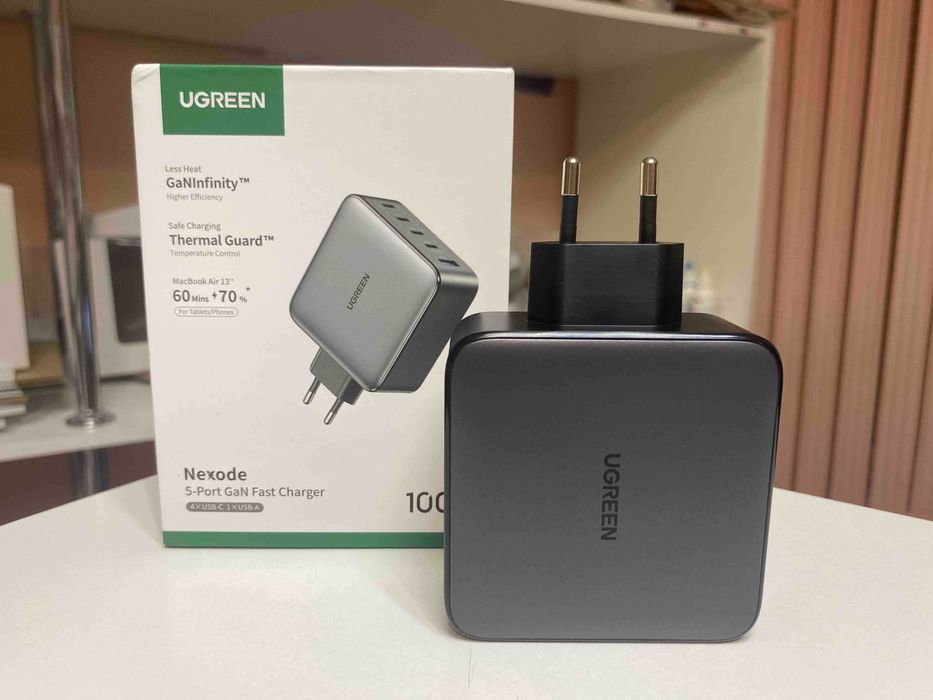 Універсальний зарядний пристрій UGREEN 100 Вт із 5 USB-портами