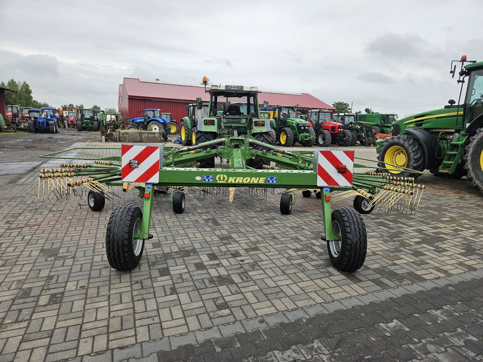 Zgrabiarka krone swadro 761 nowy model claas pottinger