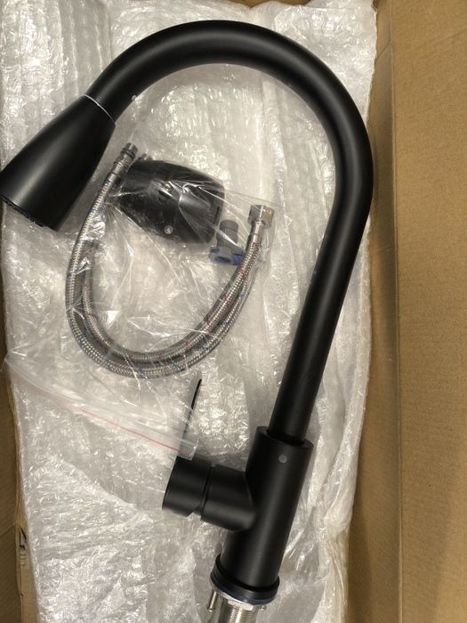 Bateria kuchenna czarna tubo outlet z wyciąganą wylewka