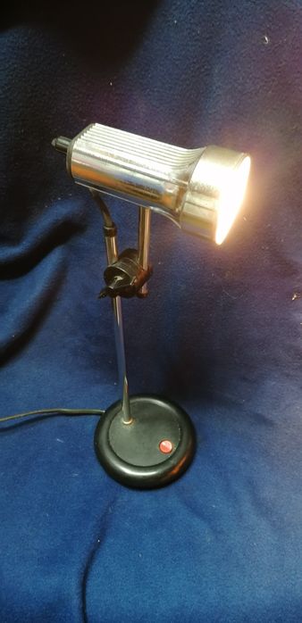 Candeeiro antigo mesa minimalista