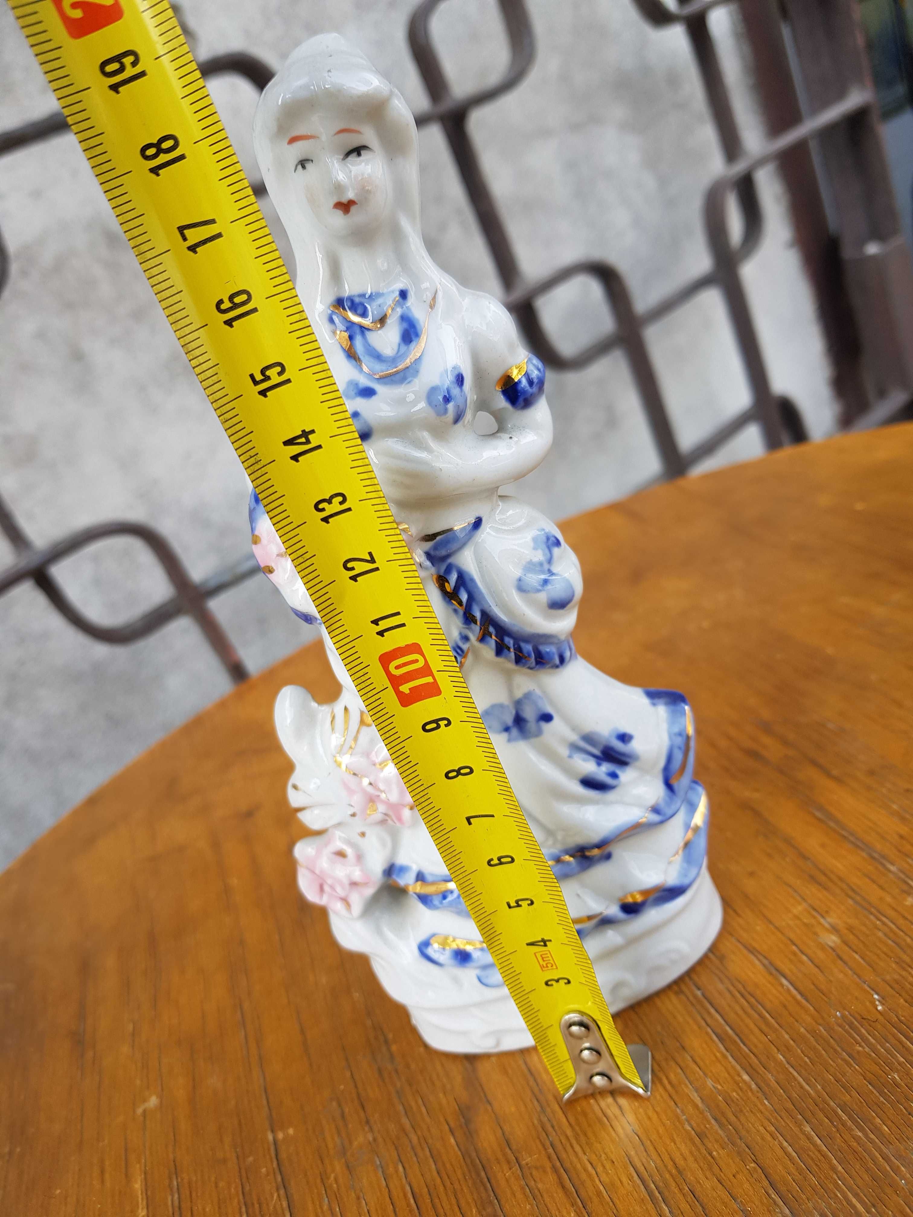 Stara porcelanowa figurka kobieta 2