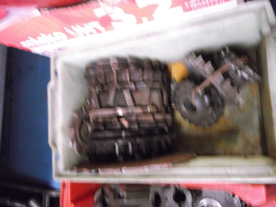 frezy do frezarki obrabiarki z epoki prlu