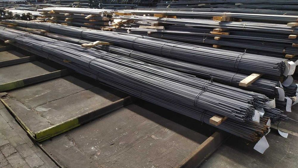 Stal zbrojeniowa pręty żebrowane fi 10-32 cykliczność list 3-4 mies.